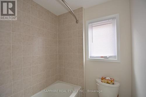 31 Cheevers Road, Brantford, ON - Indoor Photo Showing Bathroom