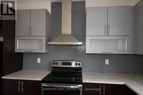 31 Cheevers Road, Brantford, ON - Indoor Photo Showing Kitchen