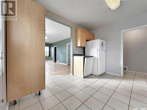 318 4Th Avenue W, Melville, SK - Indoor Photo Showing Kitchen