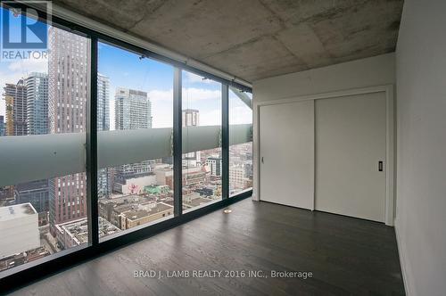 2207 - 224 King Street W, Toronto, ON - Indoor