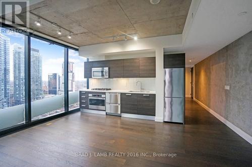 2207 - 224 King Street W, Toronto, ON - Indoor Photo Showing Kitchen