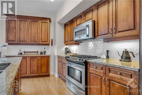 1003 - 401 Golden Avenue, Ottawa, ON - Indoor Photo Showing Kitchen With Stainless Steel Kitchen