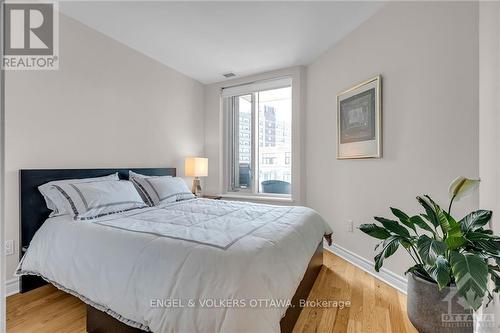 1003 - 401 Golden Avenue, Ottawa, ON - Indoor Photo Showing Bedroom