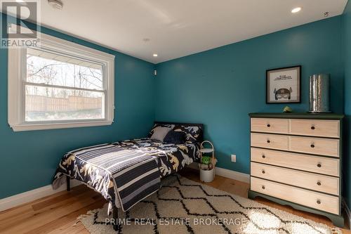 51 Compton Crescent, London, ON - Indoor Photo Showing Bedroom