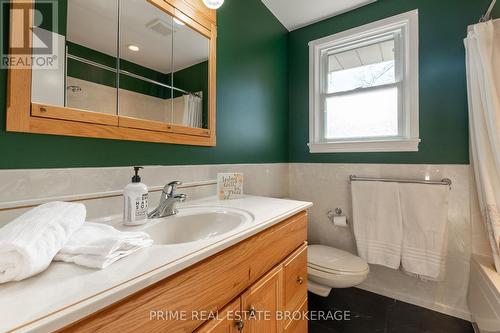 51 Compton Crescent, London, ON - Indoor Photo Showing Bathroom