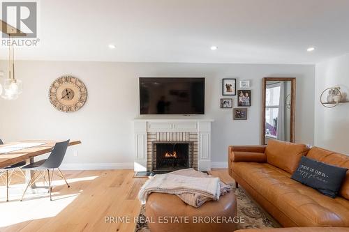 51 Compton Crescent, London, ON - Indoor Photo Showing Living Room With Fireplace