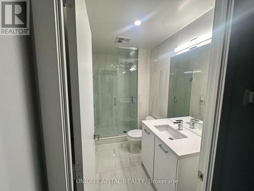 811 - 195 Mccaul Street, Toronto, ON - Indoor Photo Showing Bathroom