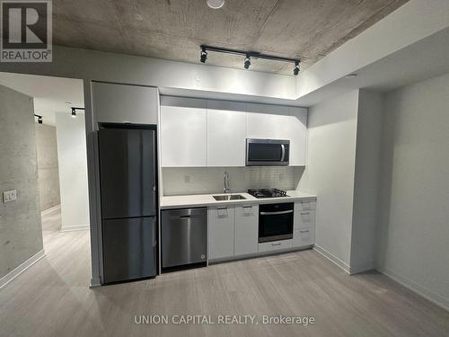 811 - 195 Mccaul Street, Toronto, ON - Indoor Photo Showing Kitchen