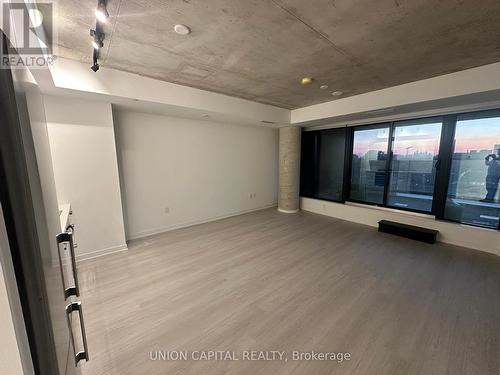 811 - 195 Mccaul Street, Toronto, ON - Indoor Photo Showing Other Room