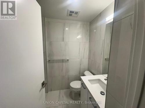 811 - 195 Mccaul Street, Toronto, ON - Indoor Photo Showing Bathroom