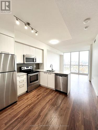 2508 - 88 Sheppard Avenue E, Toronto, ON - Indoor Photo Showing Kitchen