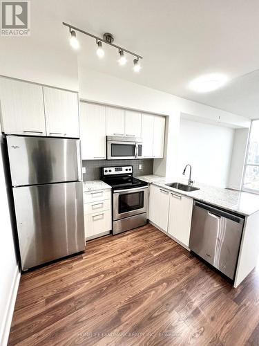 2508 - 88 Sheppard Avenue E, Toronto, ON - Indoor Photo Showing Kitchen