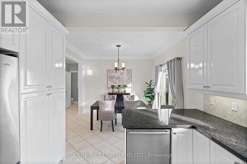 9 Mill Walk Court, Richmond Hill, ON - Indoor Photo Showing Kitchen