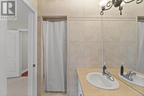 9 Mill Walk Court, Richmond Hill, ON - Indoor Photo Showing Bathroom