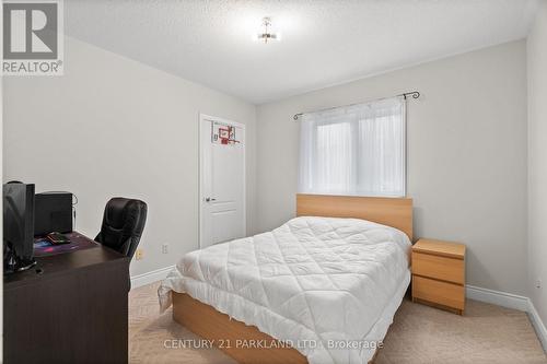 9 Mill Walk Court, Richmond Hill, ON - Indoor Photo Showing Bedroom