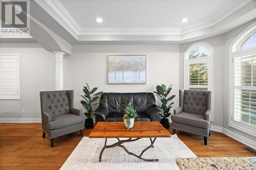 9 Mill Walk Court, Richmond Hill, ON - Indoor Photo Showing Living Room