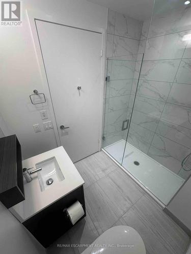 3706 - 5 Buttermill Avenue, Vaughan, ON - Indoor Photo Showing Bathroom