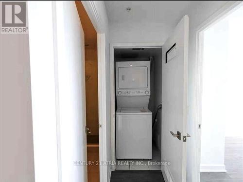 705 - 75 Oneida Crescent, Richmond Hill, ON - Indoor Photo Showing Laundry Room