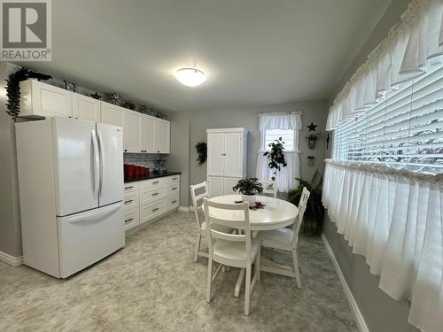 1444 96 Avenue, Dawson Creek, BC - Indoor Photo Showing Dining Room