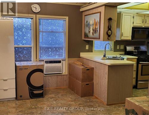 #9-116 Cedardale Road, Brighton, ON - Indoor Photo Showing Kitchen