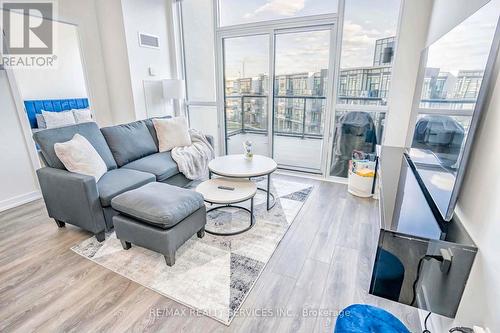 403 - 415 Sea Ray Avenue, Innisfil, ON - Indoor Photo Showing Living Room