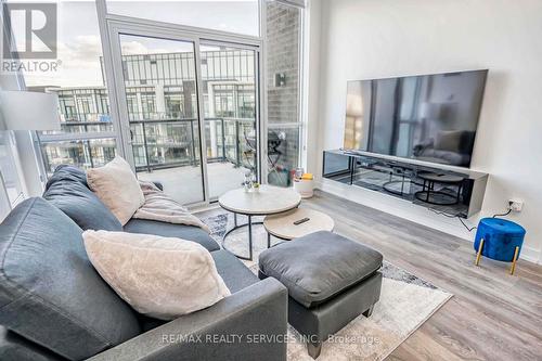 403 - 415 Sea Ray Avenue, Innisfil, ON - Indoor Photo Showing Living Room