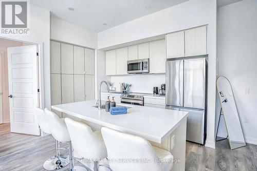 403 - 415 Sea Ray Avenue, Innisfil, ON - Indoor Photo Showing Kitchen With Upgraded Kitchen