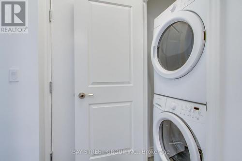 B105 - 99 South Town Centre Boulevard, Markham, ON - Indoor Photo Showing Laundry Room