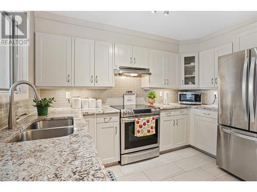 4460 Ponderosa Drive Unit# 105, Peachland, BC - Indoor Photo Showing Kitchen With Double Sink With Upgraded Kitchen