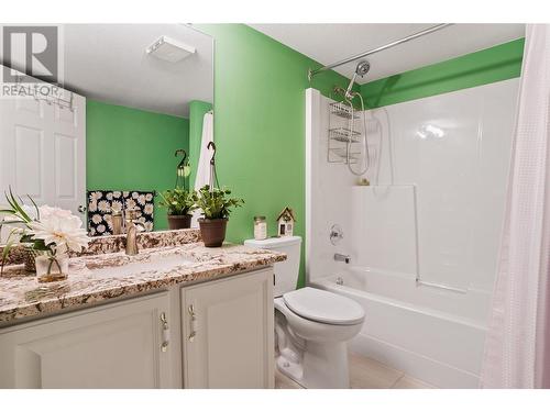 4460 Ponderosa Drive Unit# 105, Peachland, BC - Indoor Photo Showing Bathroom