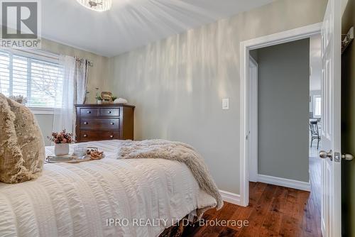 51 Radford Avenue, Cambridge, ON - Indoor Photo Showing Bedroom