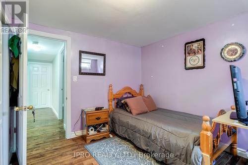 51 Radford Avenue, Cambridge, ON - Indoor Photo Showing Bedroom