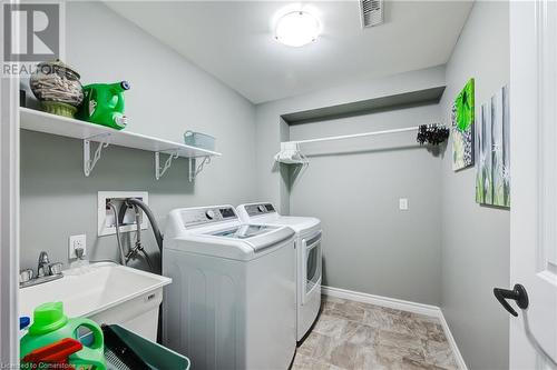 111 King Street E Unit# 9, Ingersoll, ON - Indoor Photo Showing Laundry Room