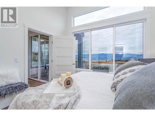 1416 Tower Ranch Drive, Kelowna, BC - Indoor Photo Showing Bedroom