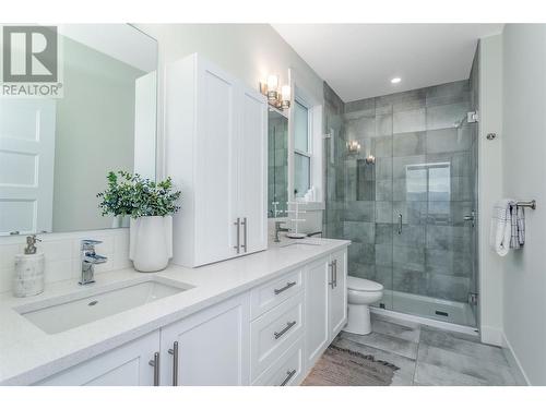 1416 Tower Ranch Drive, Kelowna, BC - Indoor Photo Showing Bathroom