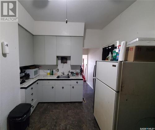 129 1St Street W, Ponteix, SK - Indoor Photo Showing Kitchen