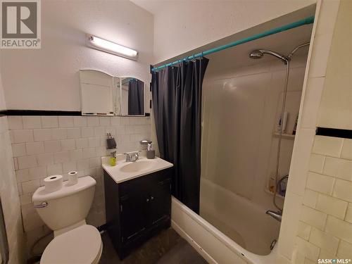 129 1St Street W, Ponteix, SK - Indoor Photo Showing Bathroom