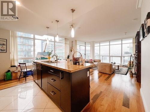 904 162 Victory Ship Way, North Vancouver, BC - Indoor Photo Showing Kitchen With Double Sink