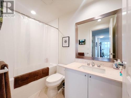 904 162 Victory Ship Way, North Vancouver, BC - Indoor Photo Showing Bathroom