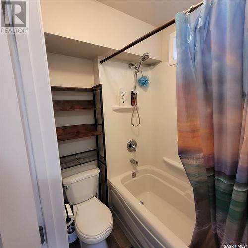 307 Birch Street, Caronport, SK - Indoor Photo Showing Bathroom