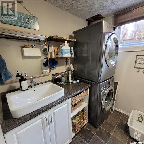 307 Birch Street, Caronport, SK - Indoor Photo Showing Laundry Room