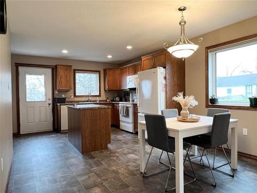 95 Alexander Street, Treherne, MB - Indoor Photo Showing Dining Room