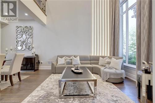 1164 Bridge Road, Oakville, ON - Indoor Photo Showing Living Room