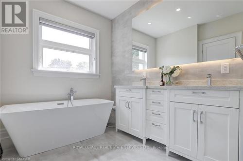 1164 Bridge Road, Oakville, ON - Indoor Photo Showing Bathroom