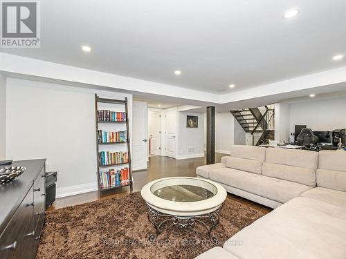 3602 Logmoss Crescent, Mississauga, ON - Indoor Photo Showing Living Room