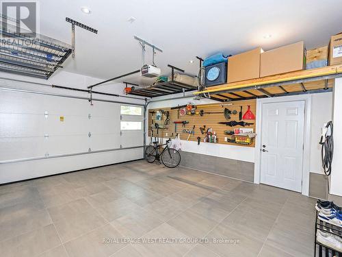 3602 Logmoss Crescent, Mississauga, ON - Indoor Photo Showing Garage