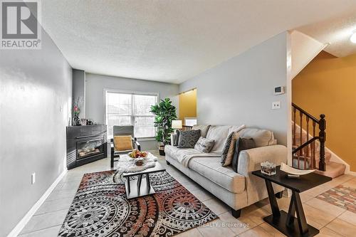 541 Bondi Avenue, Newmarket, ON - Indoor Photo Showing Living Room With Fireplace