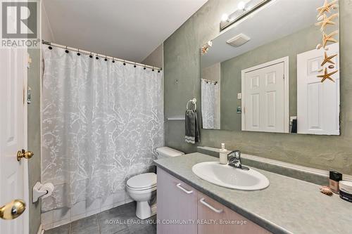 541 Bondi Avenue, Newmarket, ON - Indoor Photo Showing Bathroom