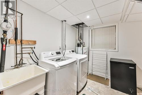 541 Bondi Avenue, Newmarket, ON - Indoor Photo Showing Laundry Room