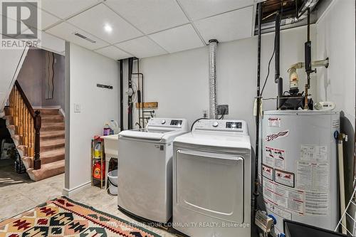 541 Bondi Avenue, Newmarket, ON - Indoor Photo Showing Laundry Room